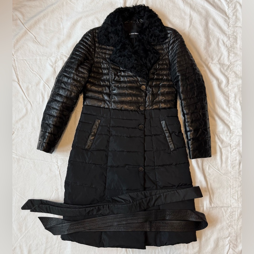 Elegant Black Puffer & genuine leather Coat with  Fur Collar